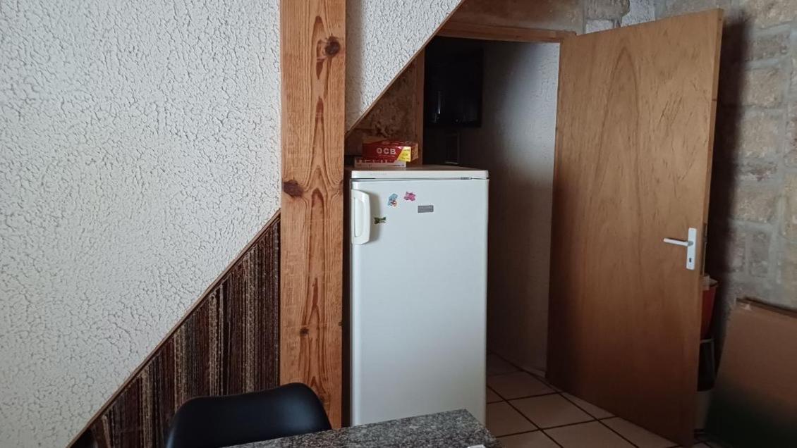 Appartement Chaleureux Dans Une Maison En Pierre Mireval Eksteriør billede